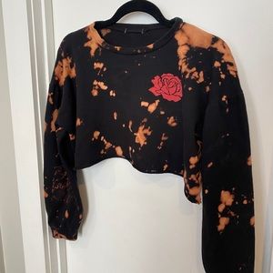 Black Rose Graphic Acid Wash Long Sleeve Crop Top